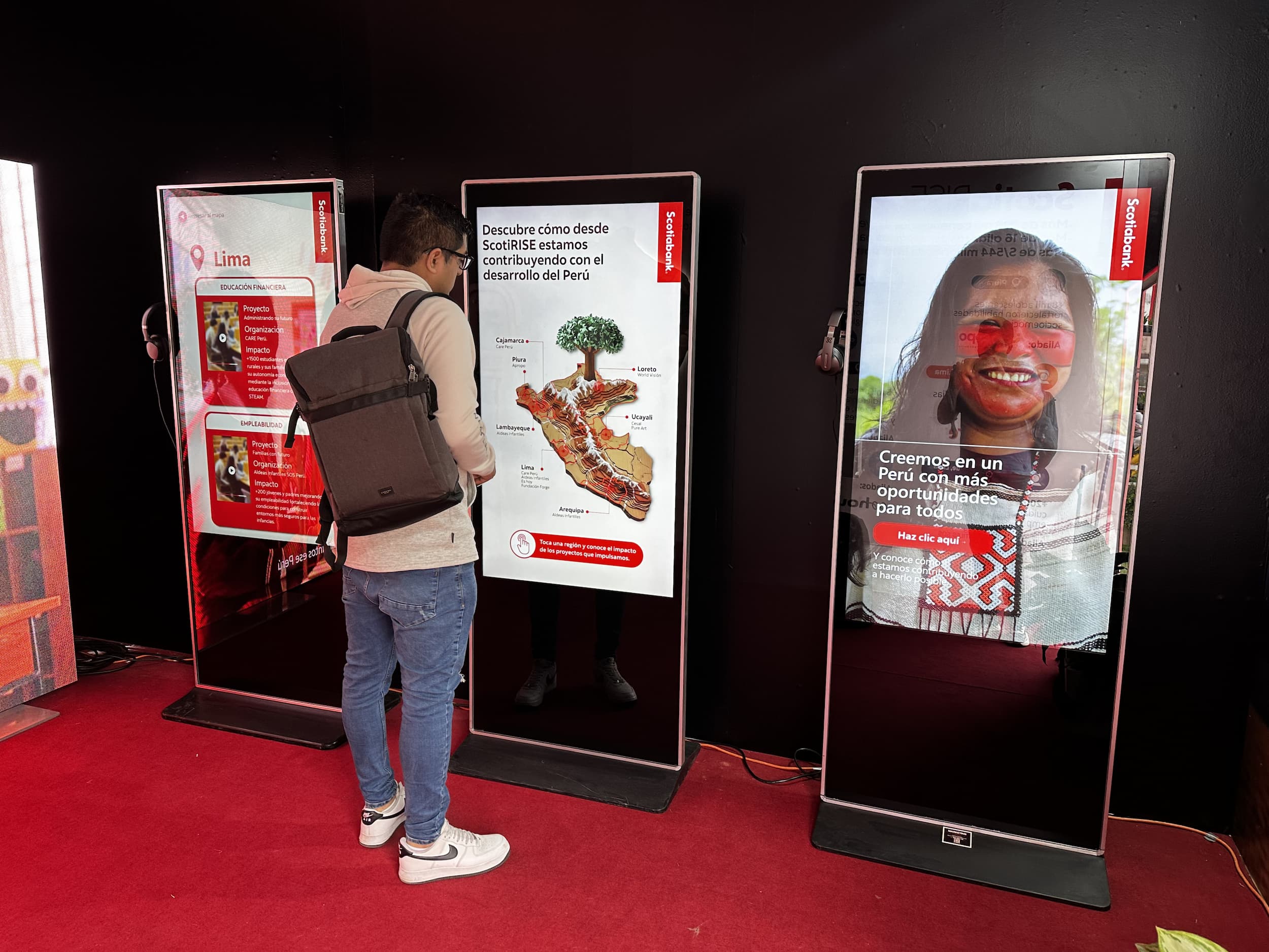 Tótem Interactivo para Visualización del Impacto Social – Scotiabank, proyecto digital desarrollado por CRUD Agency